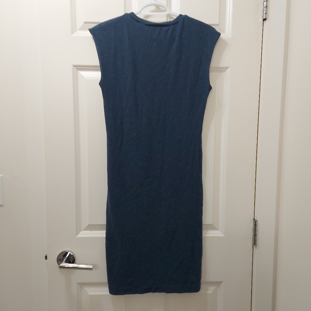 Community dress - Picture 2 of 6
